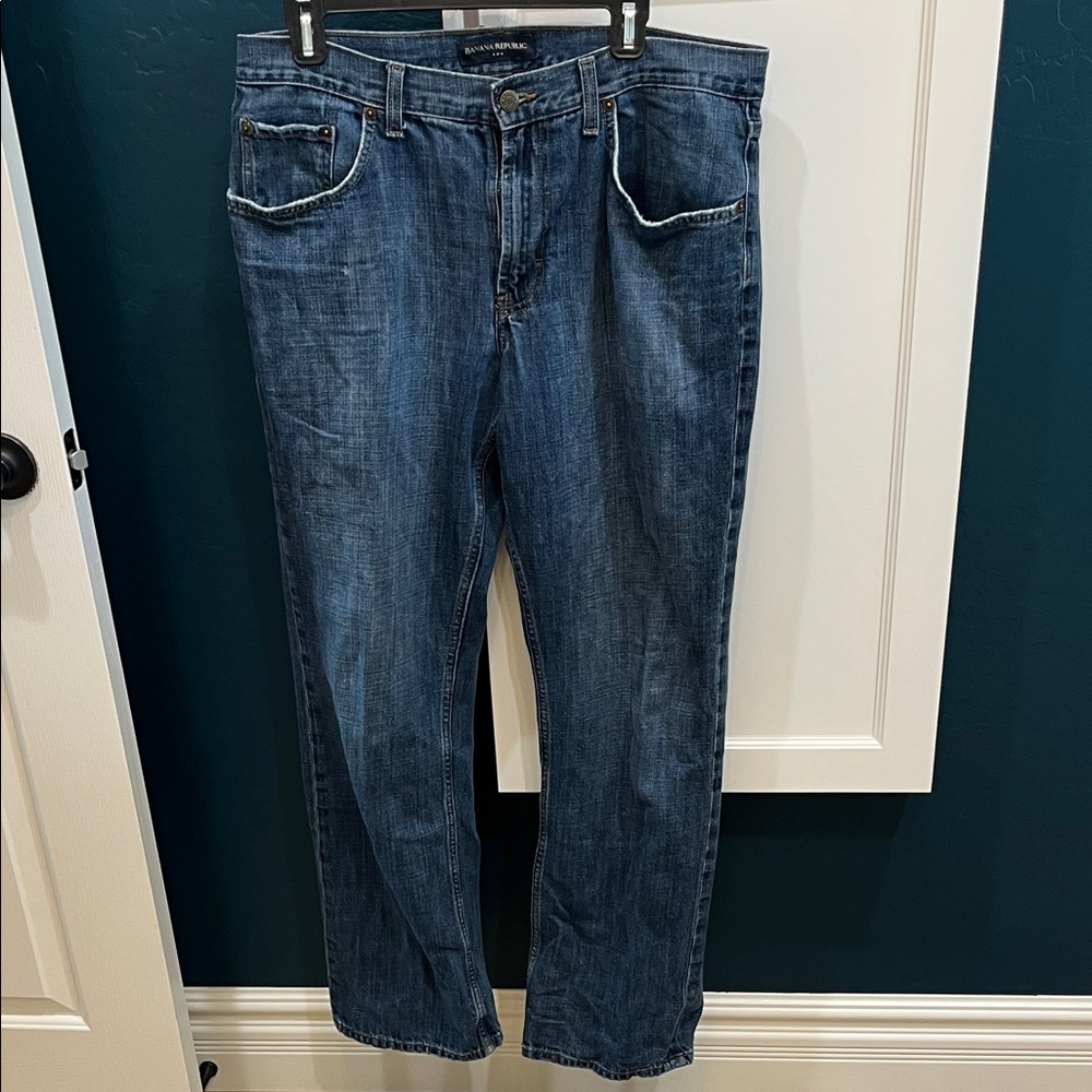 Banana Republic loose fit straight leg blue jeans